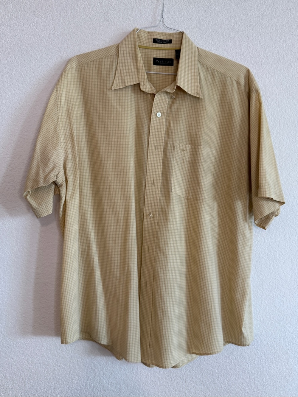 Stafford Wrinkle-Free Broadcloth Short Sleeve Dress Shirt Men’s 17–17½ XL